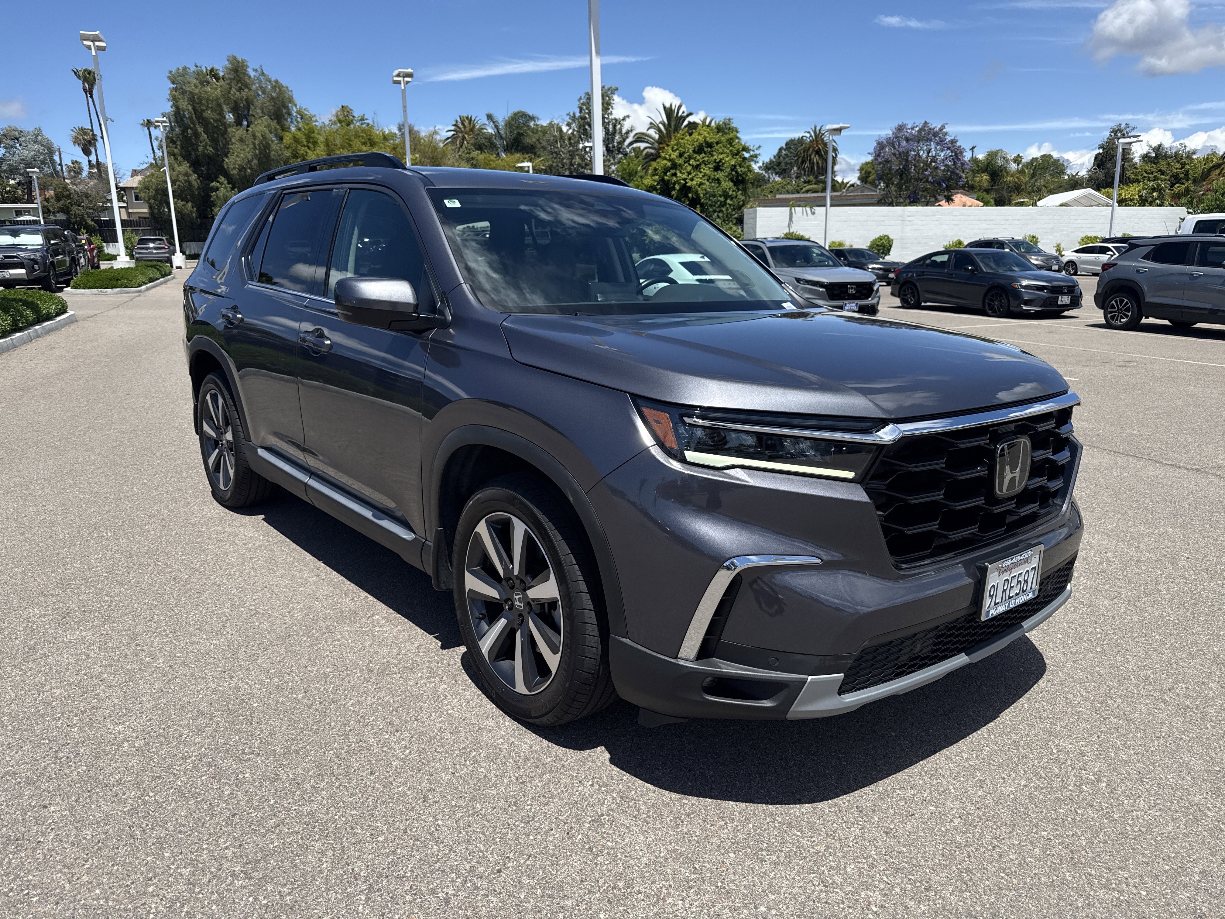 Certified 2024 Honda Pilot Touring image 7