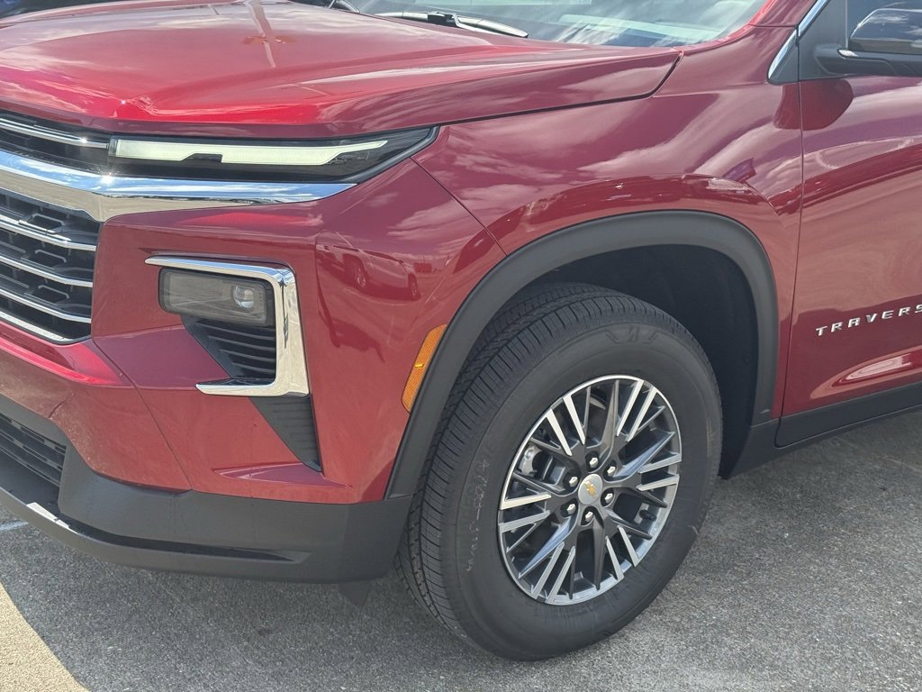 New 2026 Chevrolet Traverse LT image 2