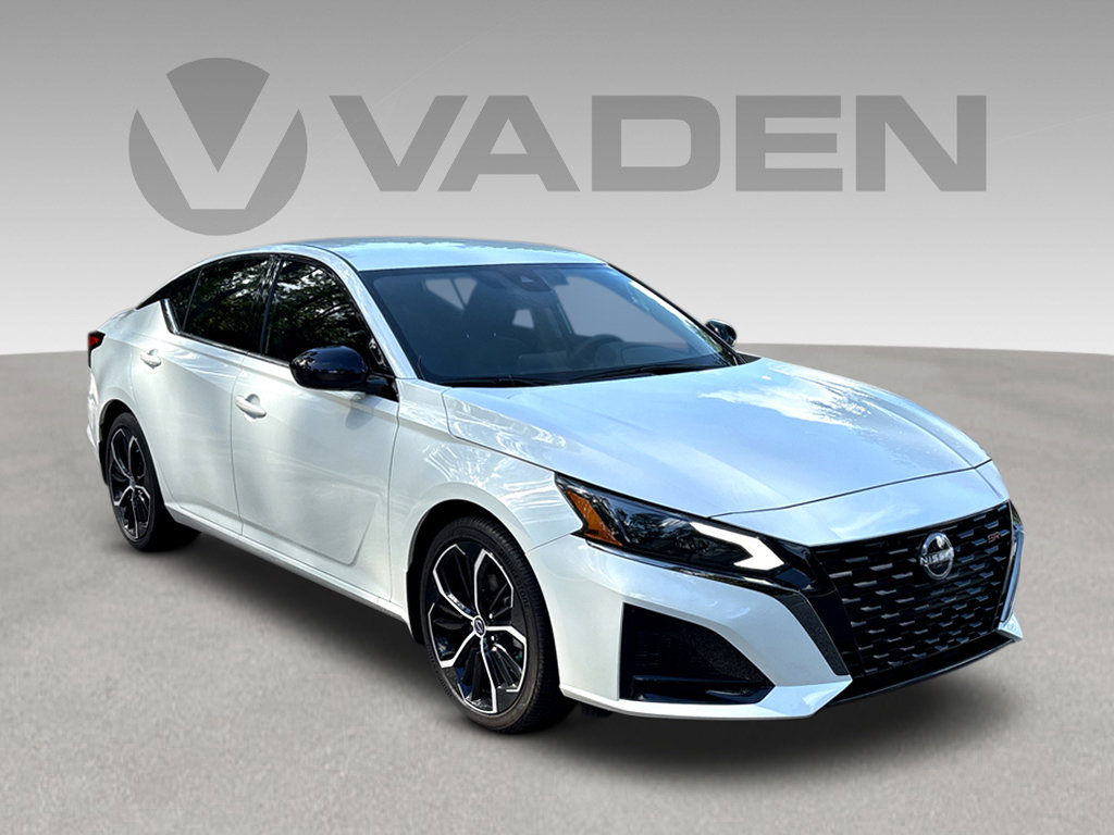 Used 2024 Nissan Altima 2.5 SR image 1