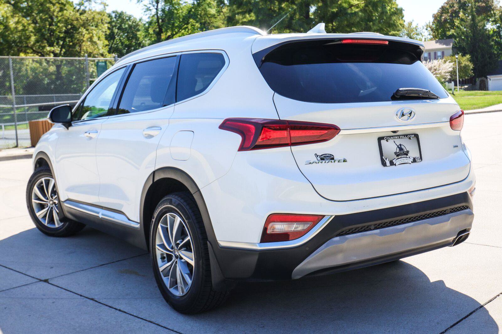 Used 2019 Hyundai Santa Fe AWD image 17