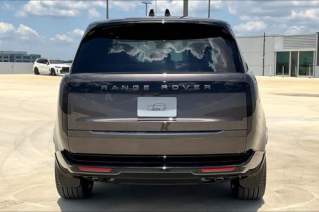 New 2025 Land Rover Range Rover SE AWD/4WD image 4