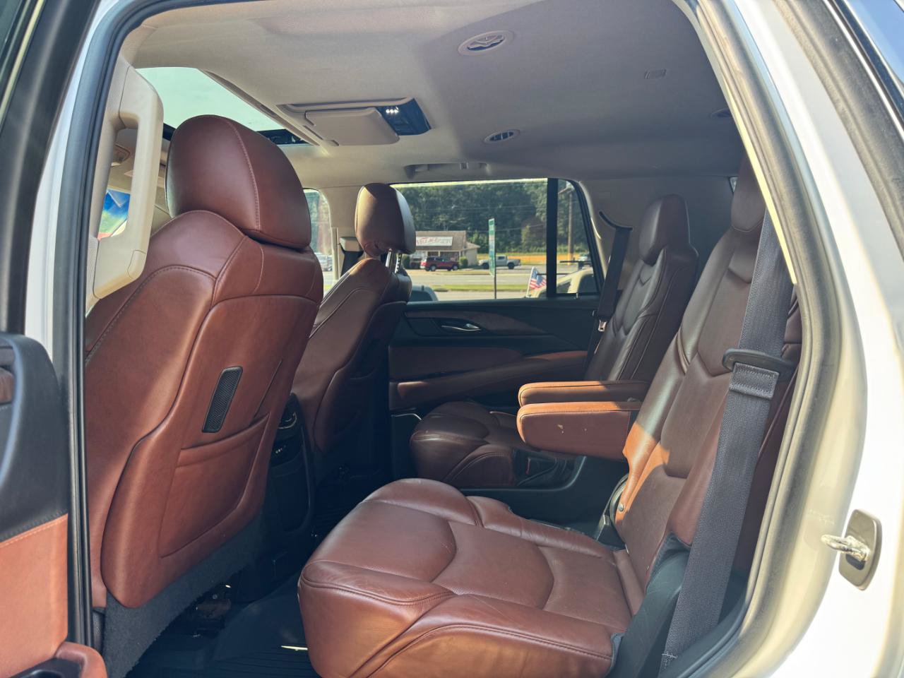 Used 2016 Cadillac Escalade Premium AWD/4WD image 13