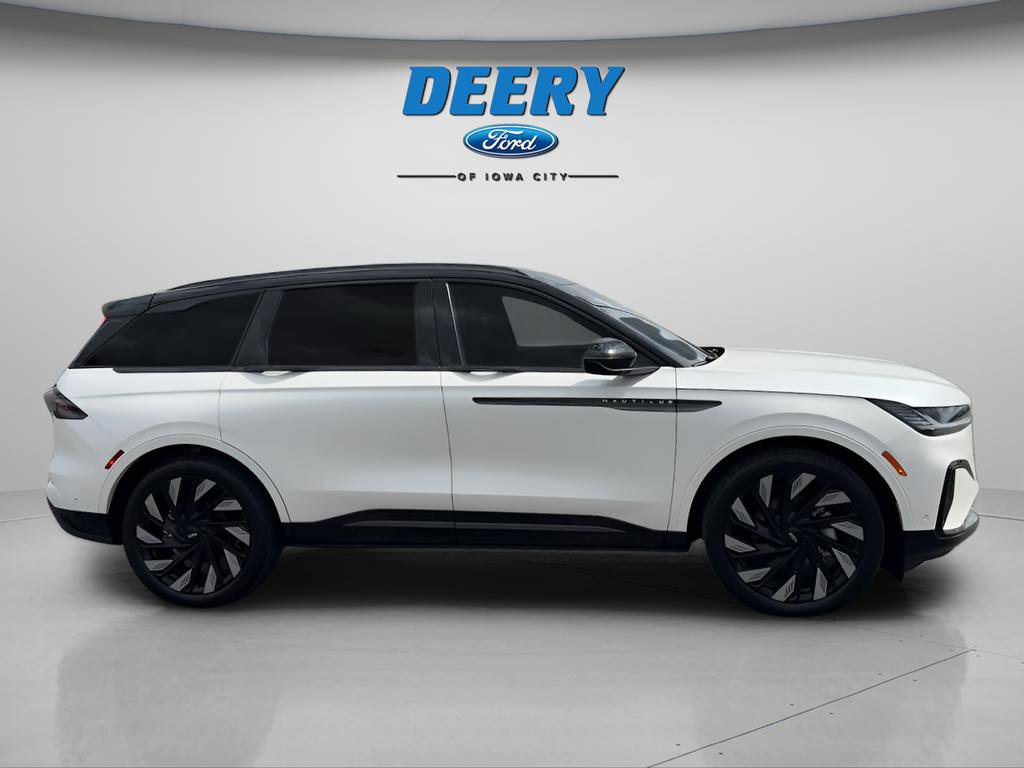 Used 2024 Lincoln Nautilus Reserve w/ Equipment Group 202A AWD/4WD image 6