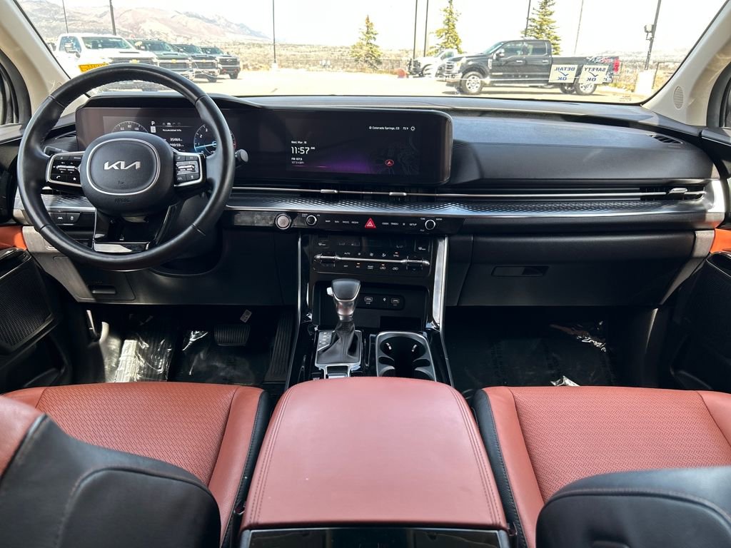 Used 2023 Kia Carnival SX Prestige image 7