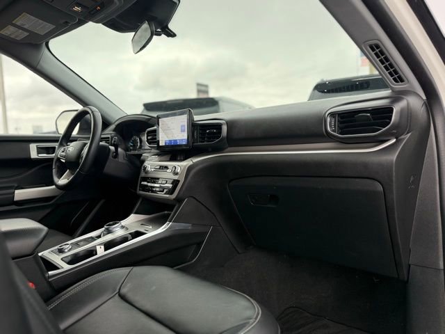 Used 2023 Ford Explorer XLT w/ Equipment Group 202A image 18