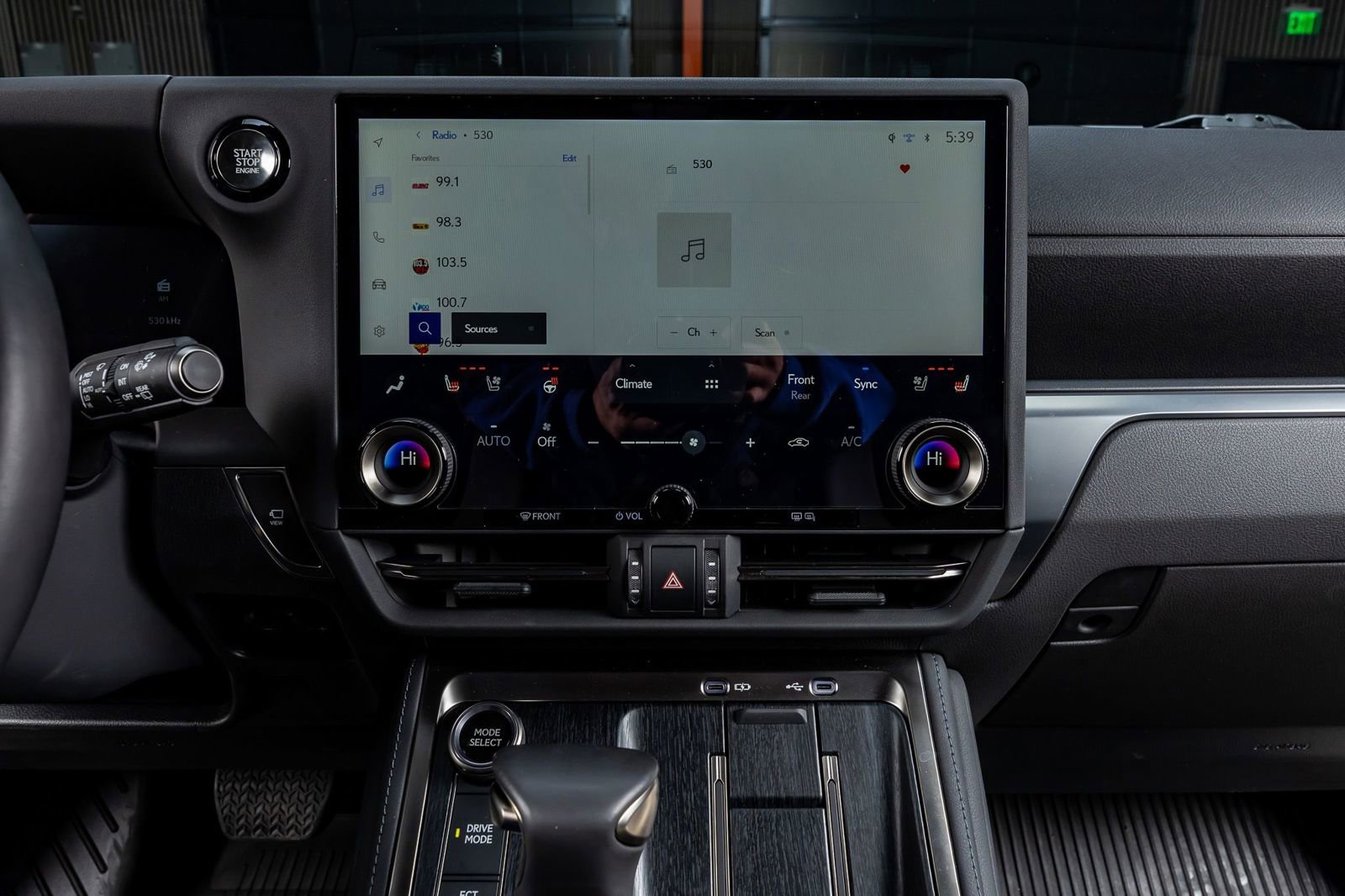 Used 2025 Lexus GX 550 image 24