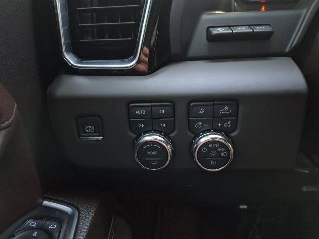 Used 2024 GMC Sierra 3500 Denali w/ Denali Reserve Package AWD/4WD image 19