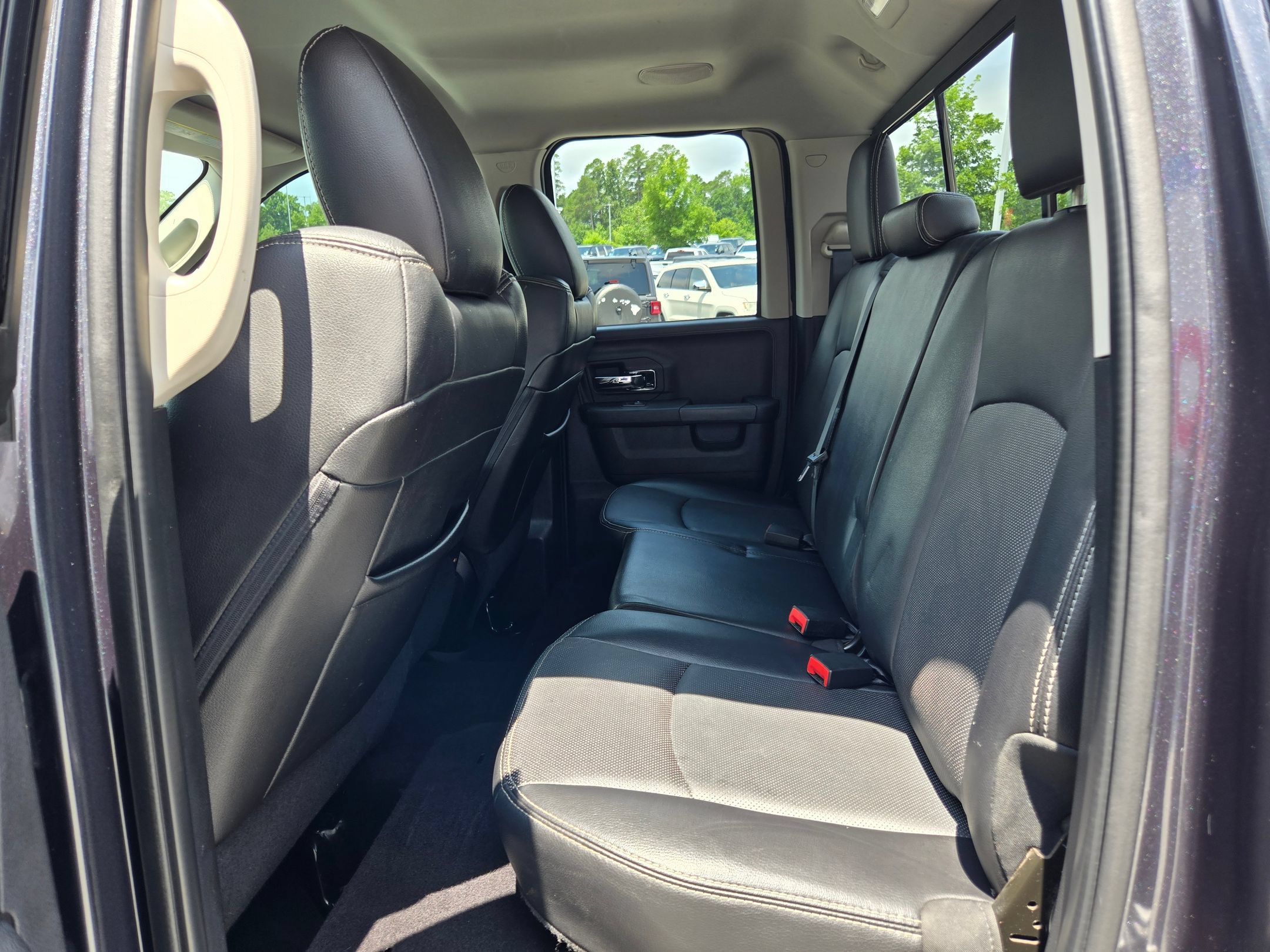 Used 2016 RAM 1500 Laramie w/ Convenience Group AWD/4WD image 33