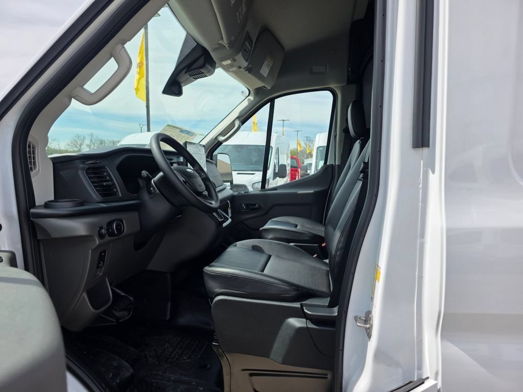 New 2026 Ford Transit 250 148 Medium Roof w/ Load Area Protection Package RWD image 29