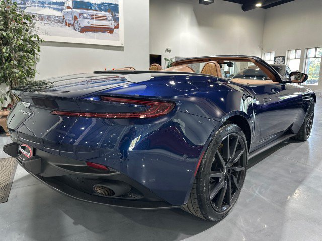 Used 2019 Aston Martin DB11 Volante RWD image 38