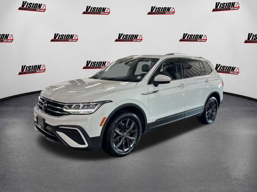Used 2022 Volkswagen Tiguan SE image 1