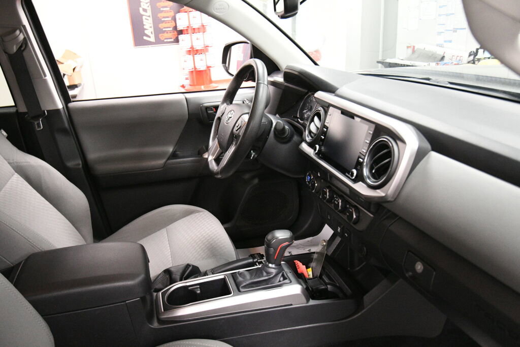 Used 2023 Toyota Tacoma SR5 AWD/4WD image 25