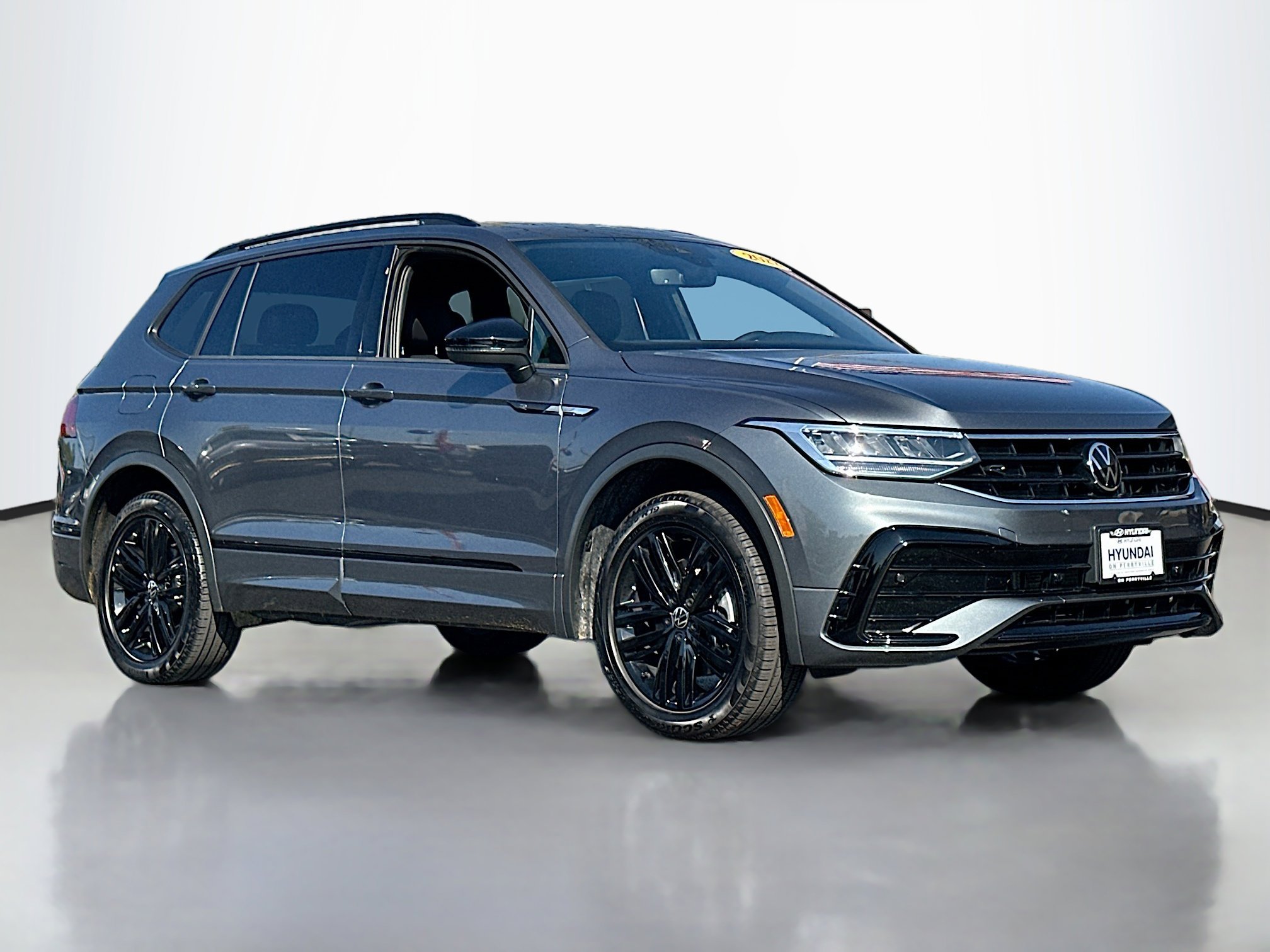 Used 2022 Volkswagen Tiguan SE R-Line