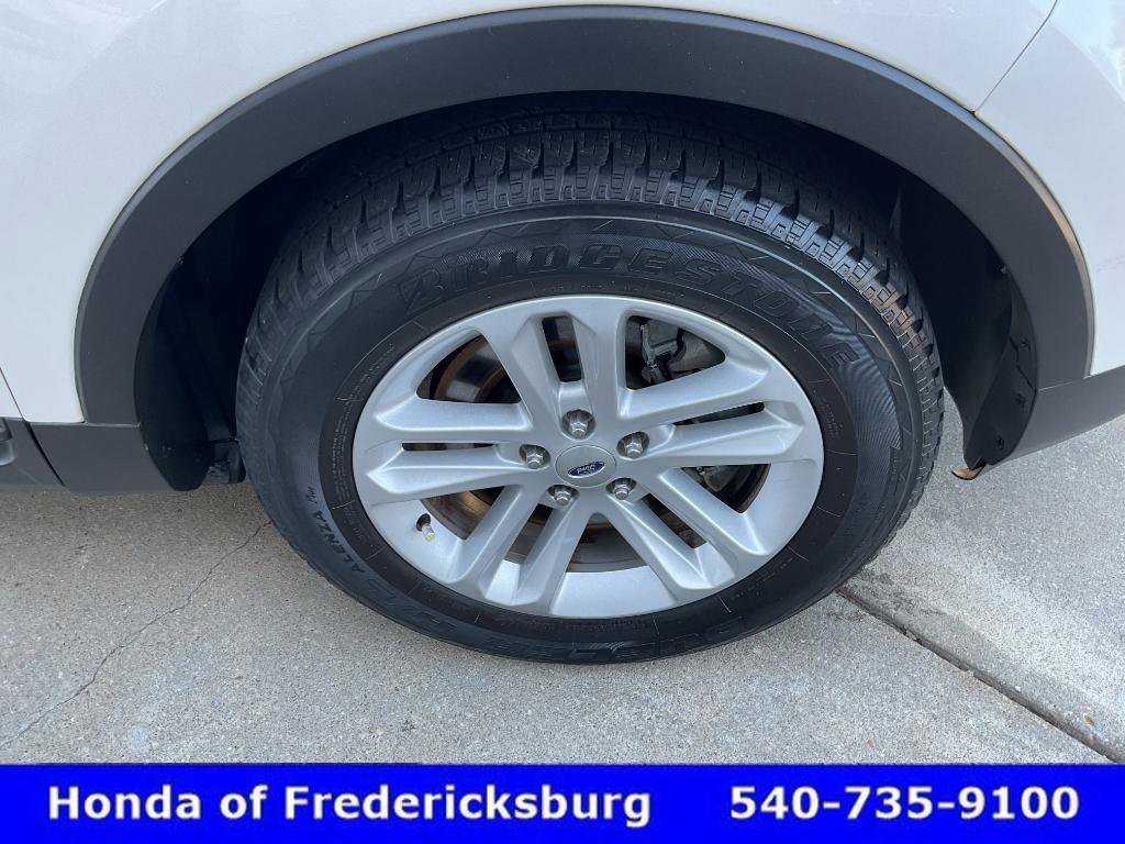 Used 2015 Ford Explorer XLT w/ Equipment Group 202A FWD image 13