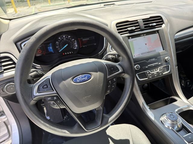 Used 2019 Ford Fusion SE FWD image 17
