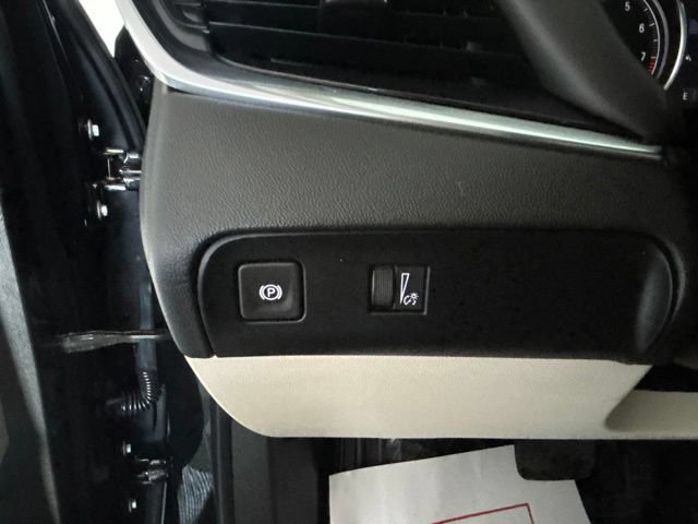 Used 2023 Buick Enclave Essence AWD/4WD image 14
