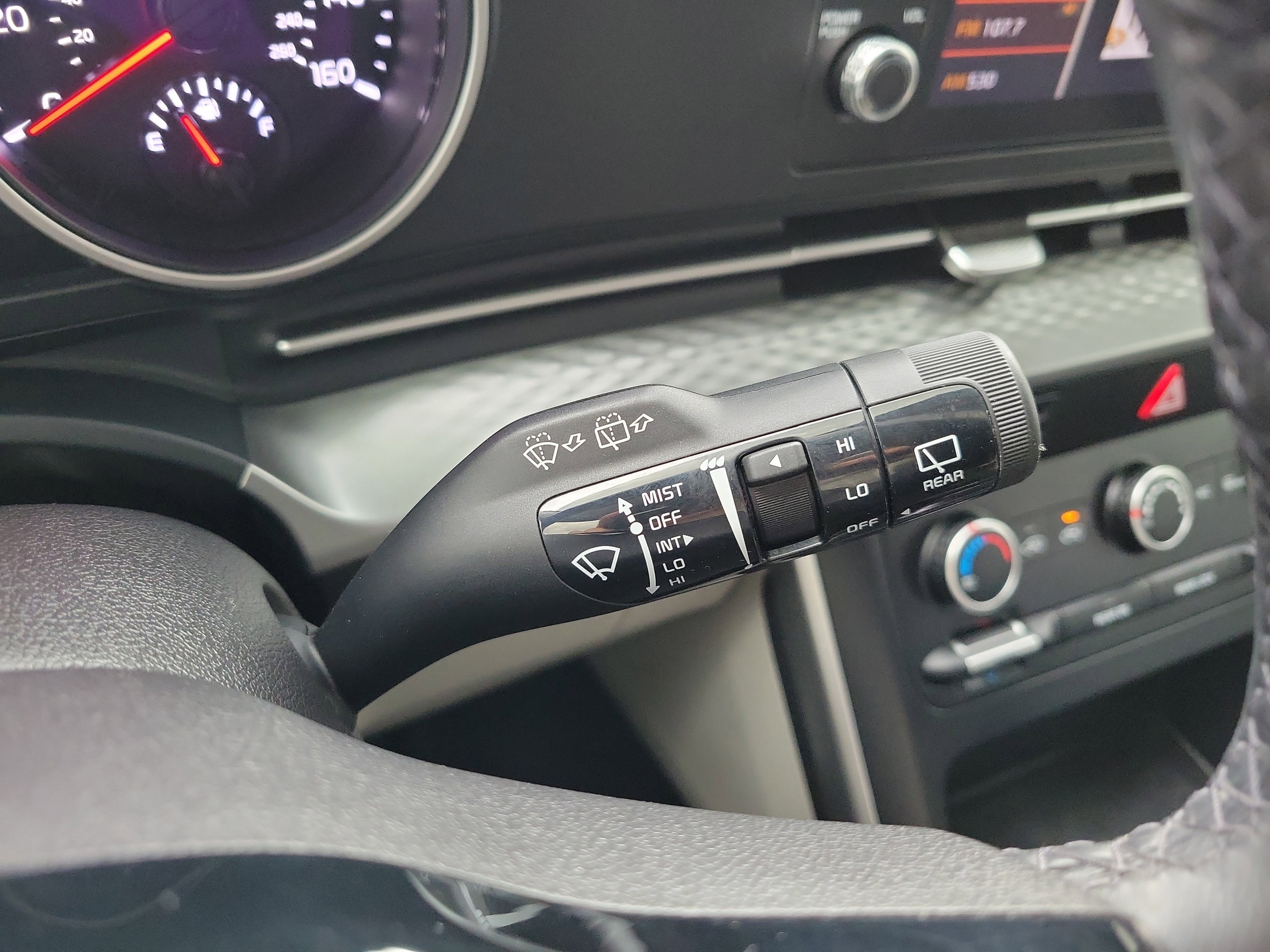 Certified 2023 Kia Carnival LX image 30