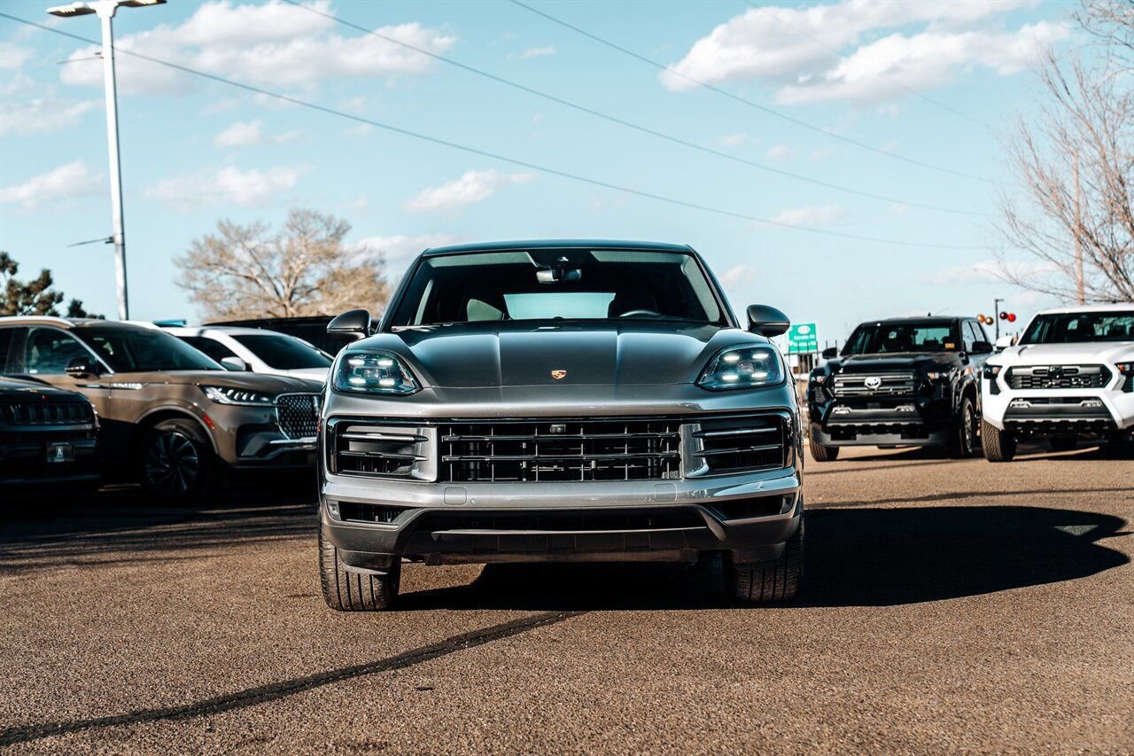 Used 2024 Porsche Cayenne Coupe image 2