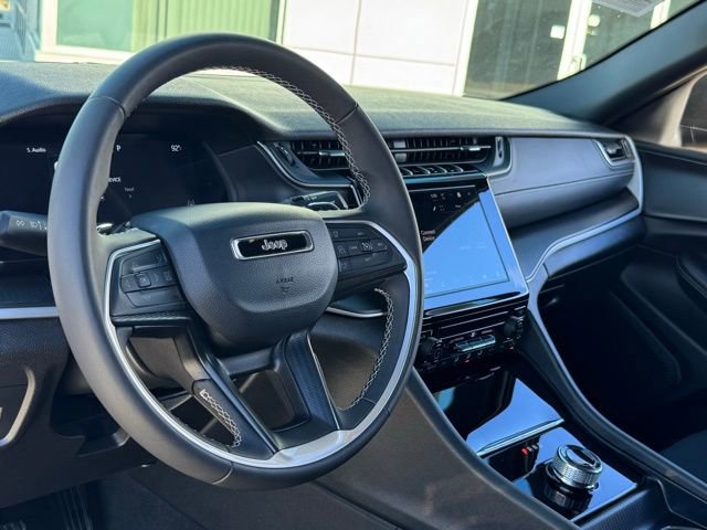 Used 2025 Jeep Grand Cherokee Laredo X w/ Trailer Tow Package image 20