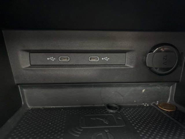 Used 2023 Volkswagen Taos SE w/ Panoramic Sunroof Package image 32