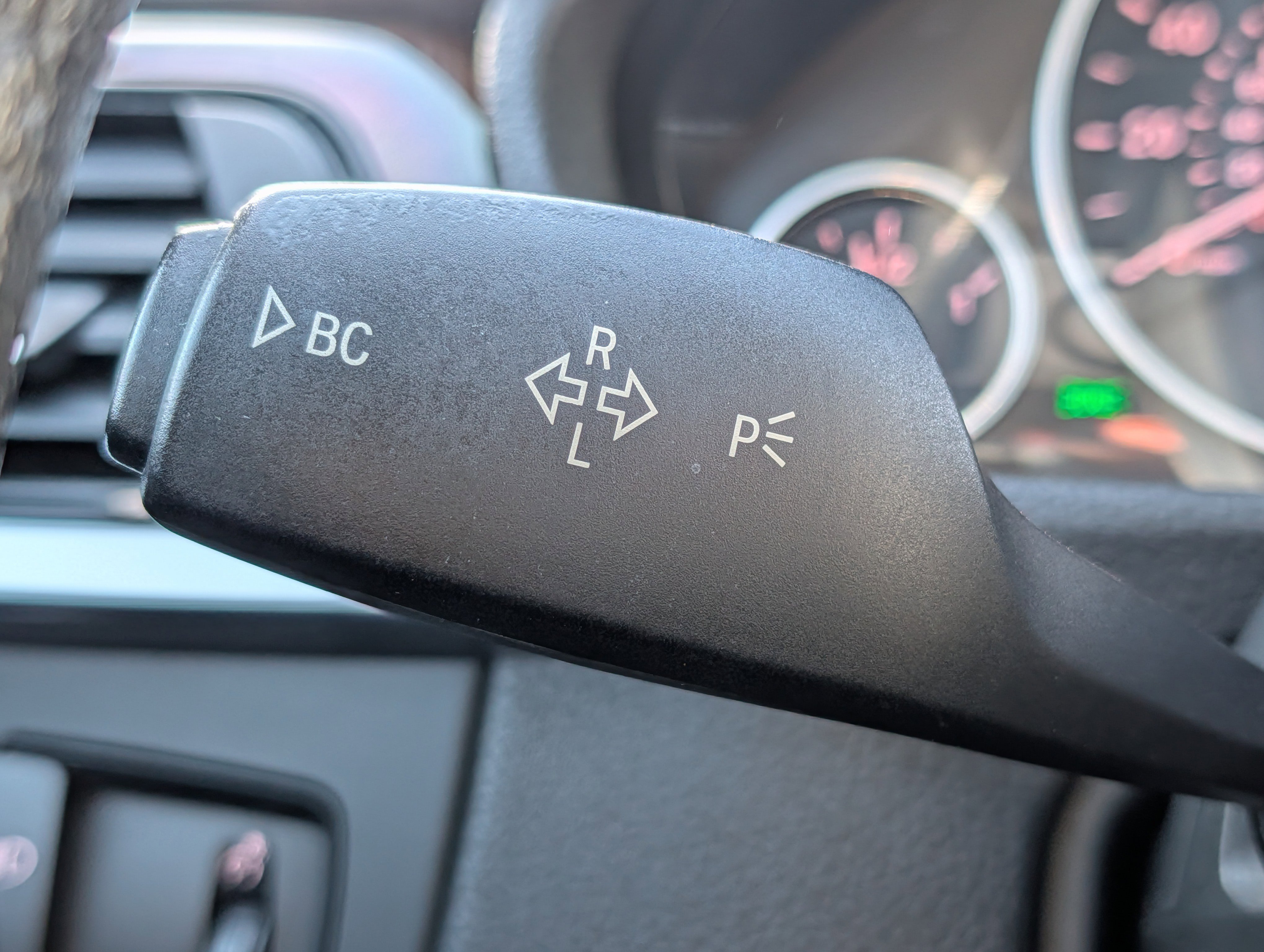 Used 2015 BMW 328i xDrive Sedan w/ Premium Package image 21