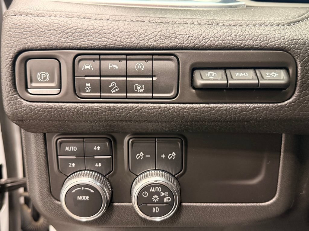 Used 2023 GMC Yukon Denali AWD/4WD image 24