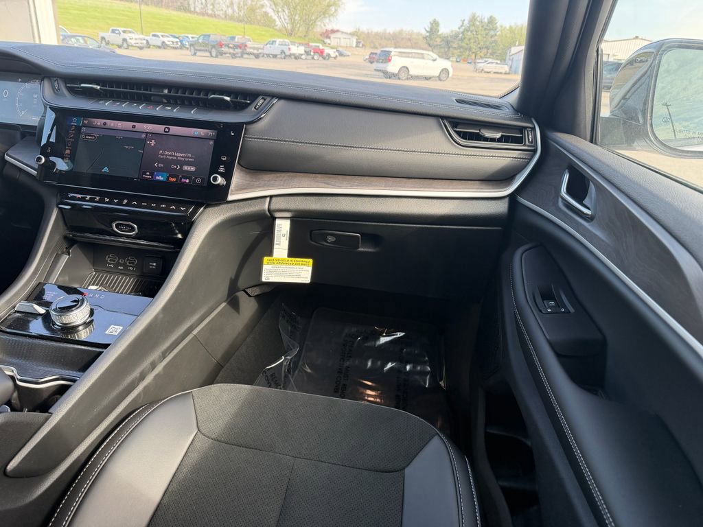New 2026 Jeep Grand Cherokee Altitude AWD/4WD image 23
