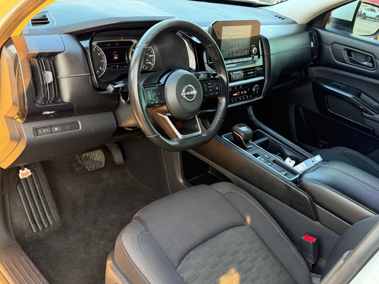 Certified 2023 Nissan Pathfinder SV w/ Lighting Package (N92) FWD image 14