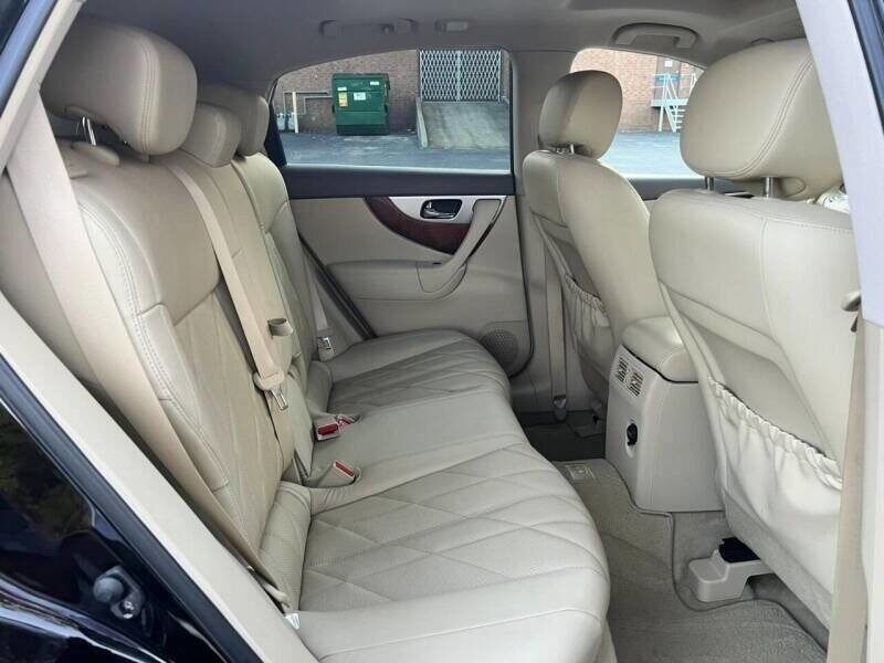 Used 2015 INFINITI QX70 2WD w/ Premium Package image 7