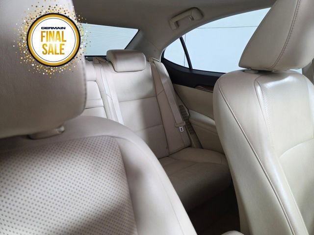 Used 2013 Lexus ES 300h image 17