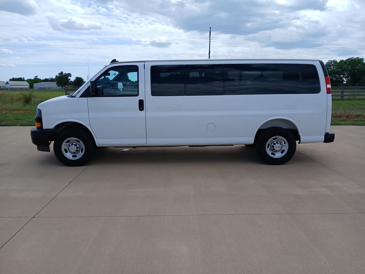 Used 2025 Chevrolet Express 3500 LS RWD image 2