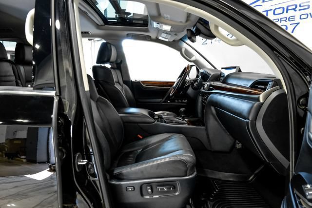 Used 2021 Lexus LX 570 4WD w/ Luxury Package image 32