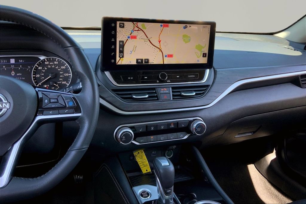 Used 2024 Nissan Altima 2.5 SV w/ SV Premium Package image 9