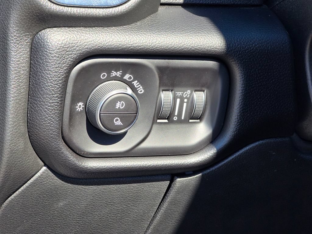 New 2026 RAM 2500 Laramie w/ Night Edition AWD/4WD image 37