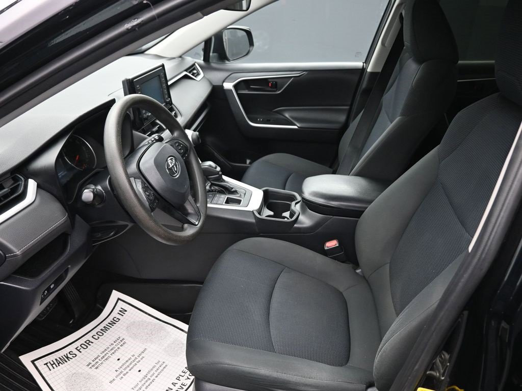 Used 2019 Toyota RAV4 LE image 11
