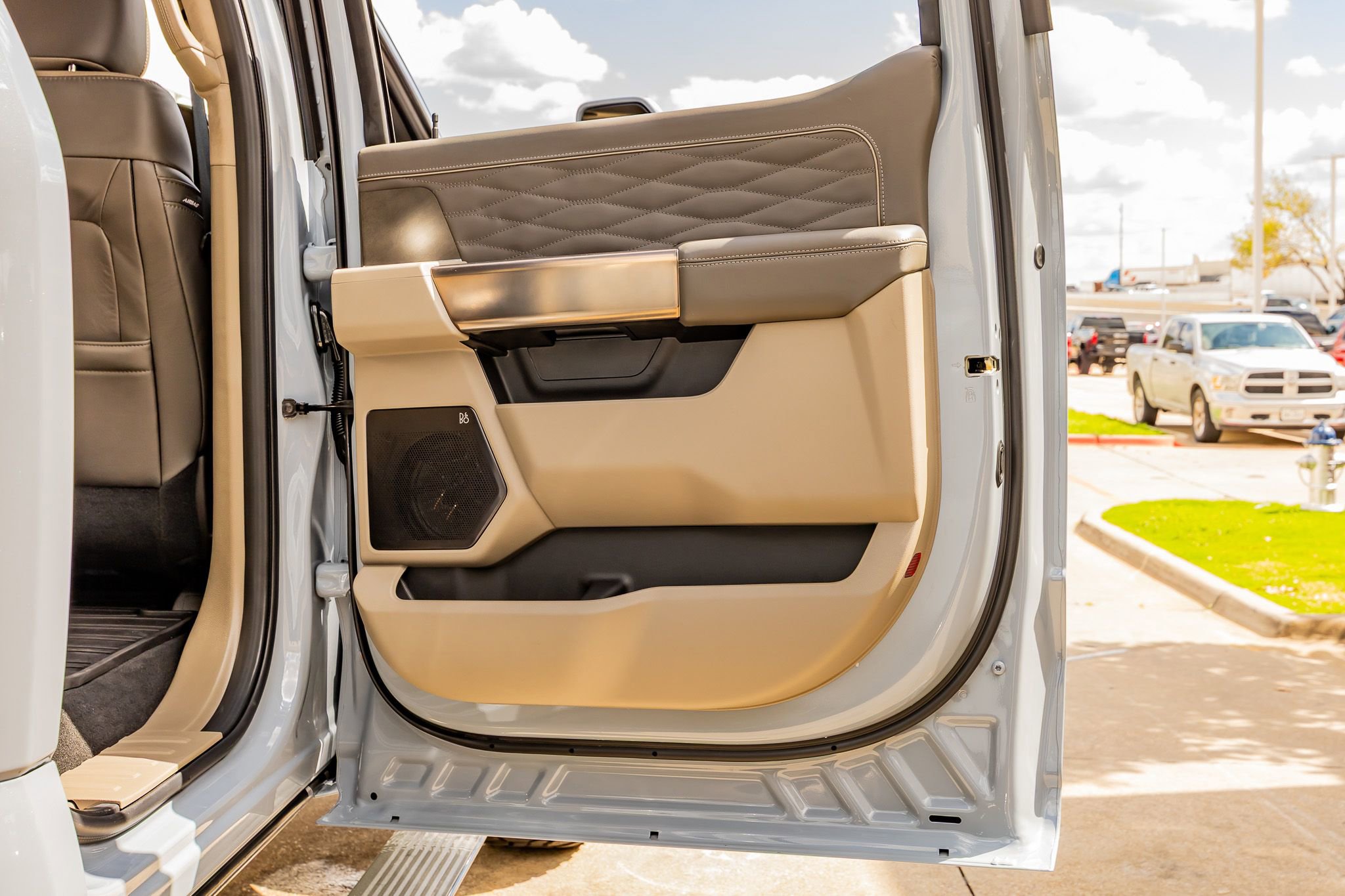 Used 2026 Ford F450 Platinum w/ Platinum Plus Package image 39