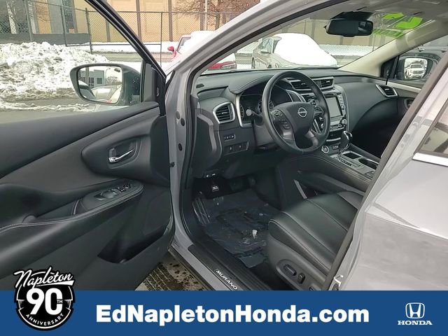 Used 2024 Nissan Murano SV w/ SV Midnight Edition Package image 13