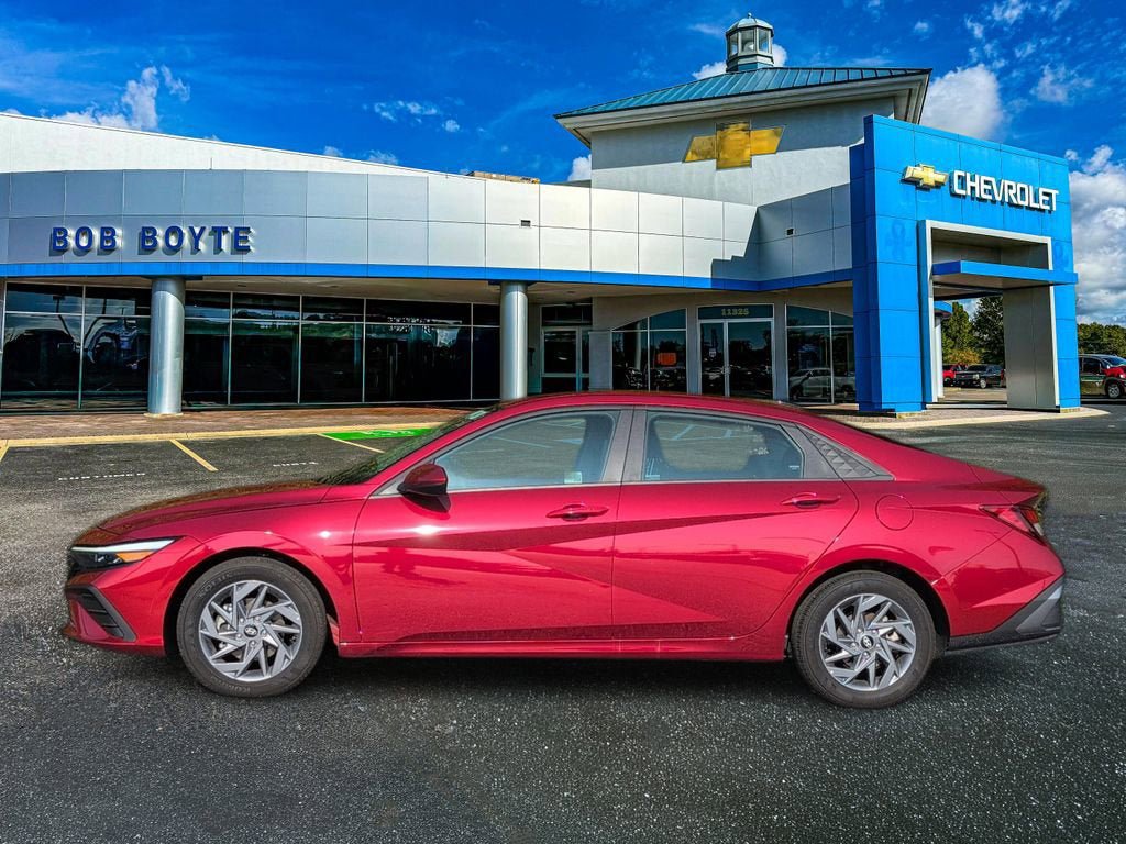 Used 2024 Hyundai Elantra SEL FWD image 7