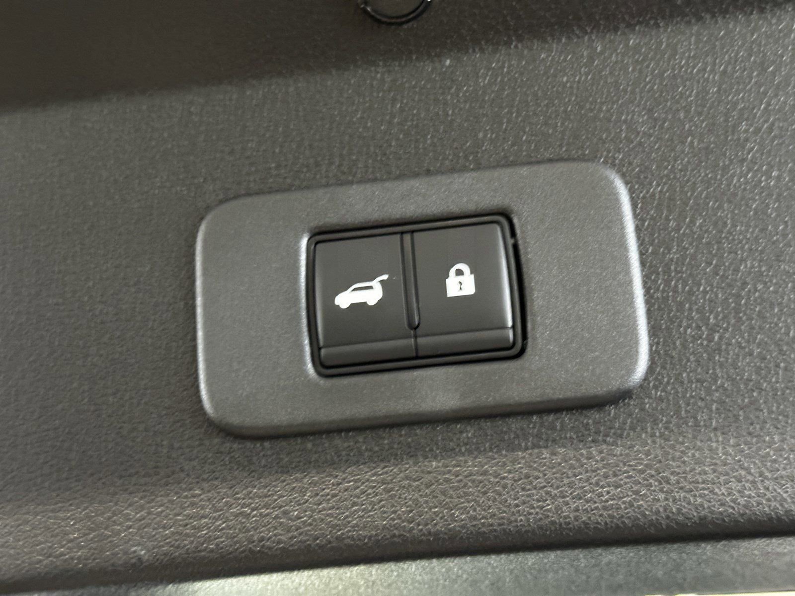 New 2026 Nissan Leaf Platinum+ w/ Illuminated Package FWD image 17