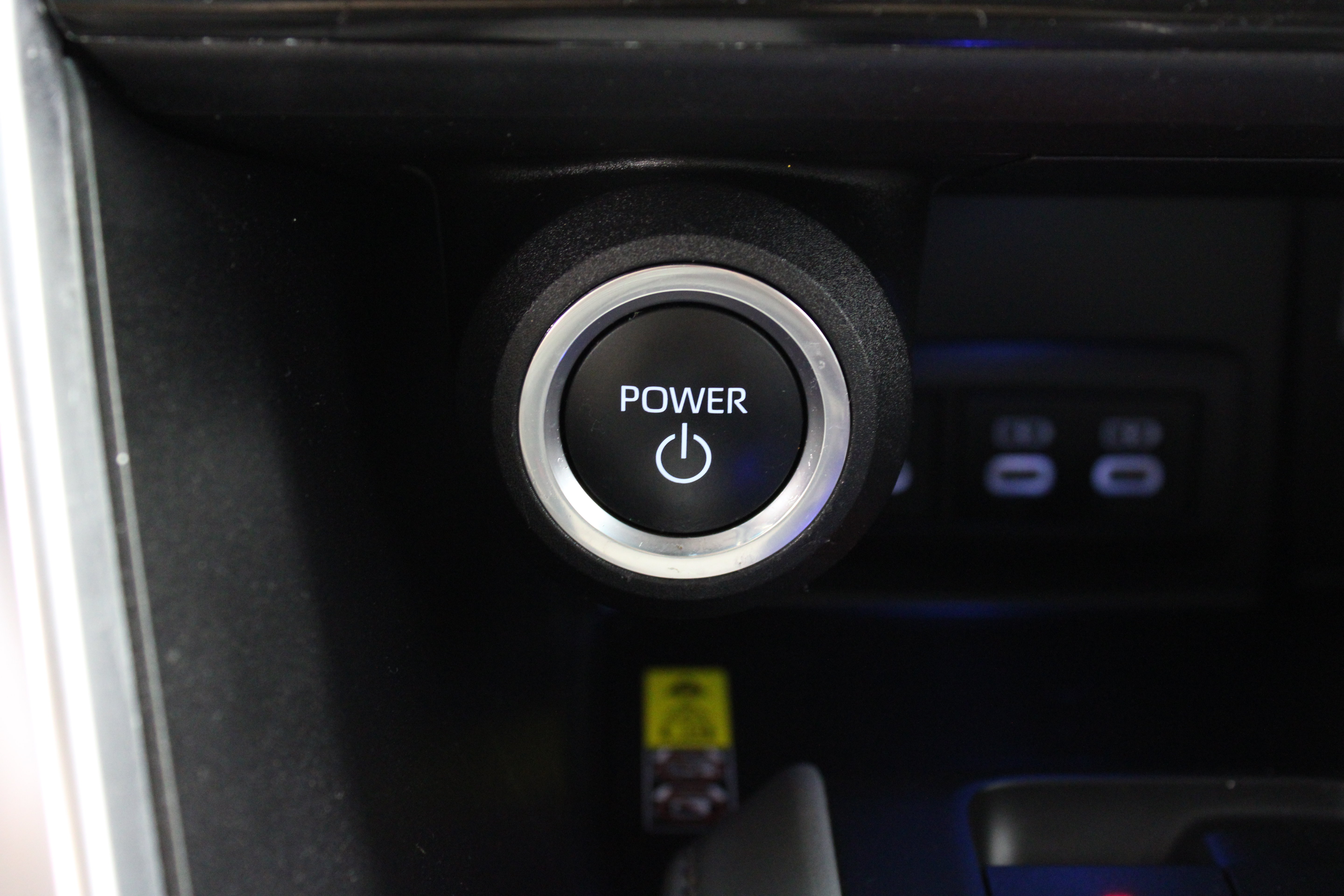 Certified 2023 Toyota Venza LE AWD/4WD image 18