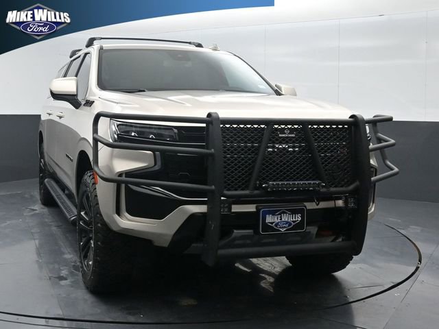 Used 2023 Chevrolet Suburban Z71 image 2