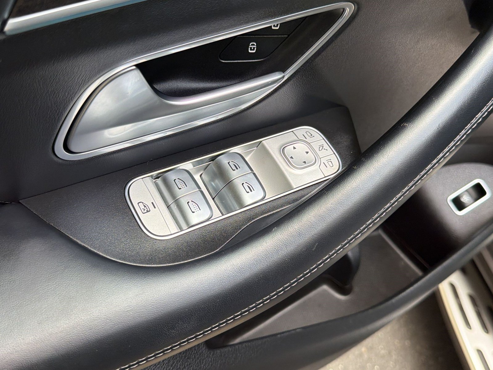 Used 2023 Mercedes-Benz GLS 63 AMG 4MATIC image 14