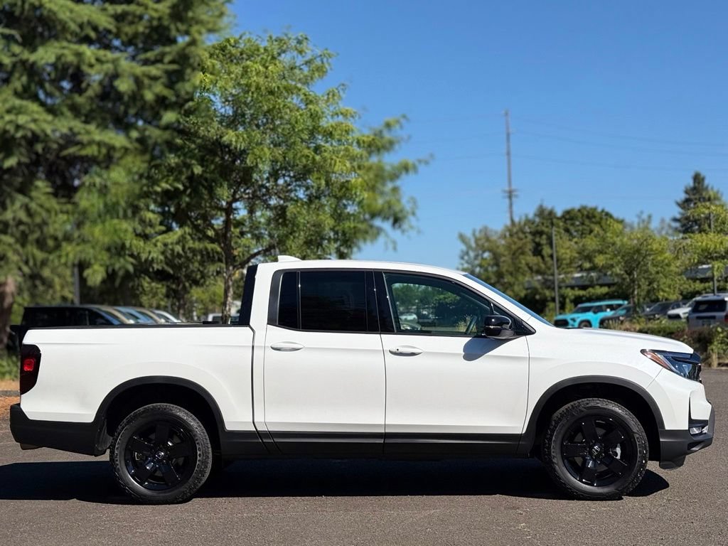 Used 2025 Honda Ridgeline Black Edition image 6