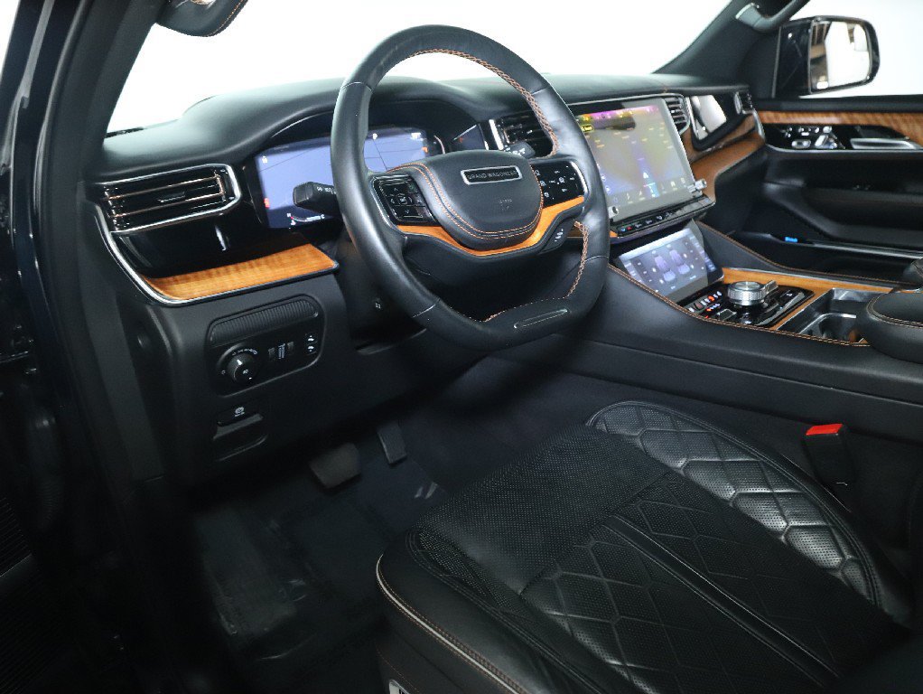 Used 2022 Jeep Grand Wagoneer Series III AWD/4WD image 21