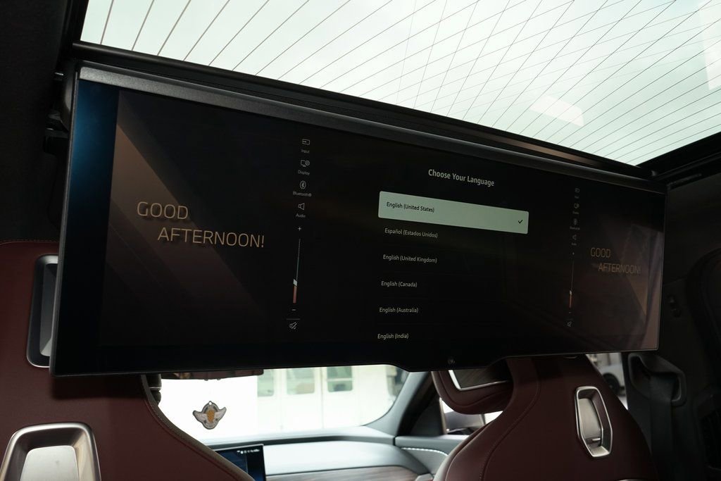 Used 2023 BMW 740i w/ Executive Package image 22