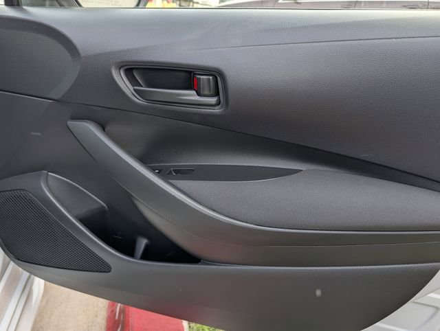 Used 2025 Toyota Corolla LE FWD image 33