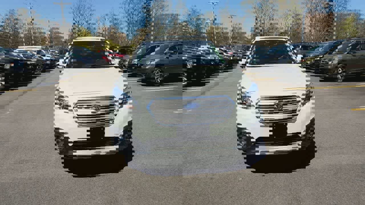 Used 2017 Subaru Outback 3.6R Limited image 2