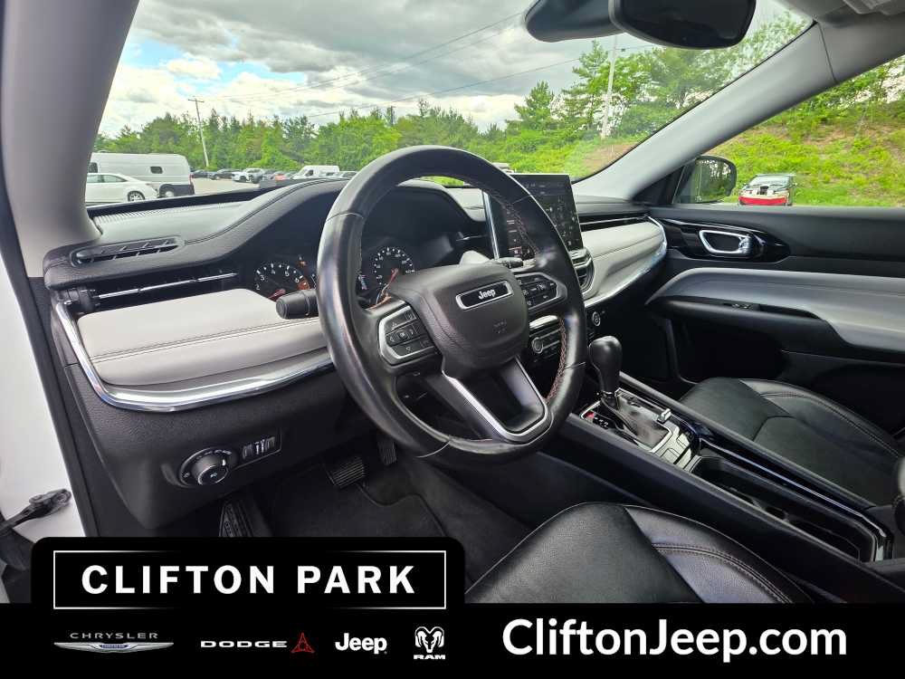 Used 2022 Jeep Compass Limited AWD/4WD image 11