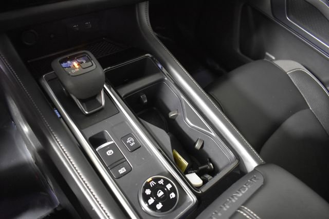 Certified 2024 Nissan Pathfinder SL w/ Black Appearance Package image 26