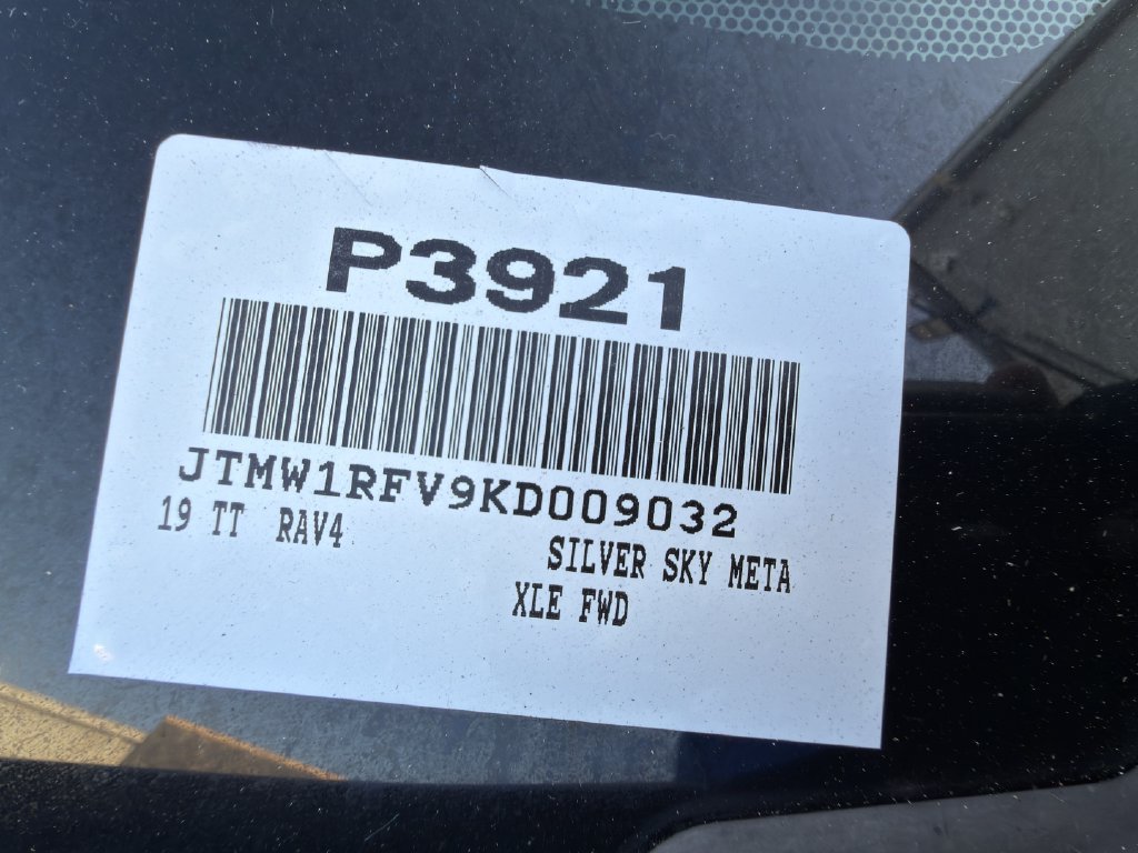 Used 2019 Toyota RAV4 XLE w/ Convenience Package FWD image 33